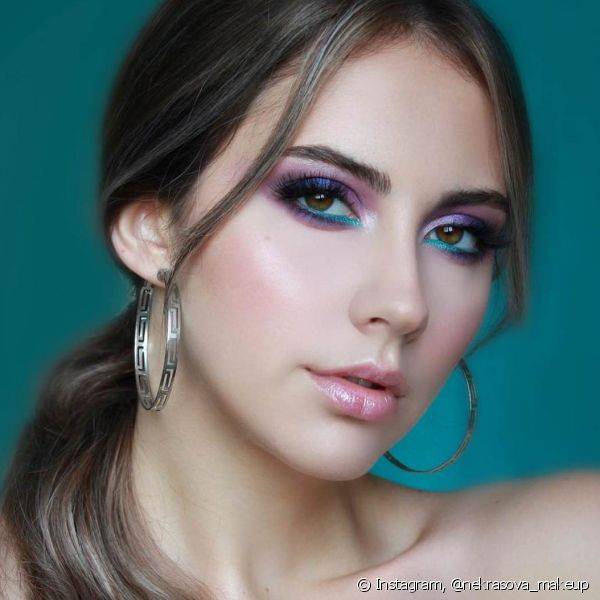 Misturar cores vibrantes na sombra pode ser uma ideia de maquiagem de debutante perfeita para as mais ousadas (Foto: Instagram @nekrasova_makeup)